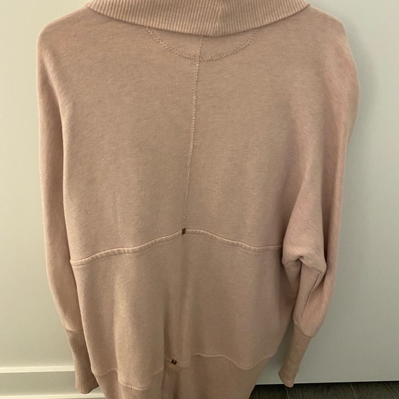 Wilfred long sleeve cardigan. Size XXS in pink. Purchased from Aritzia. - Picture 2 of 2